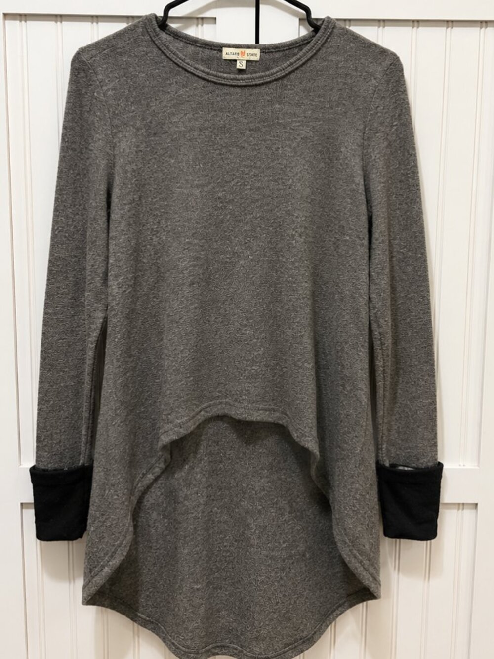 Altar’d State Gray Black Cuff High Low Layered Tunic Sweater Top Size Small